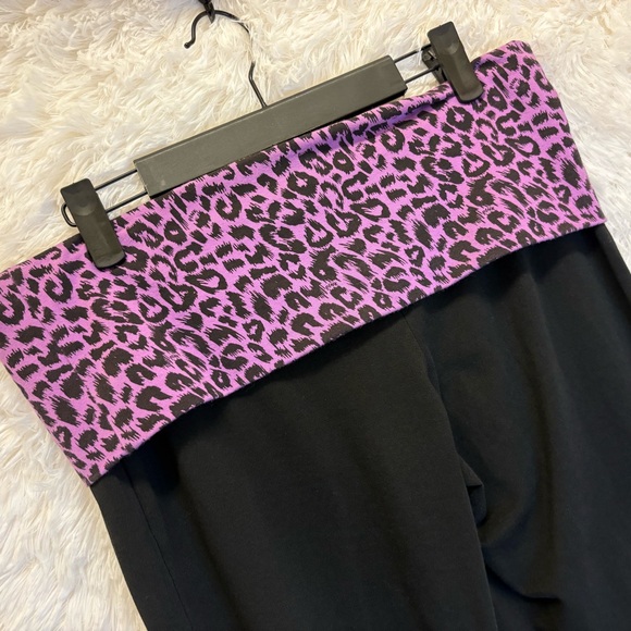 PINK By Victoria’s Secret | Black Yoga Pants with Pink Leopard Print Waistband 💜 - Picture 16 of 16